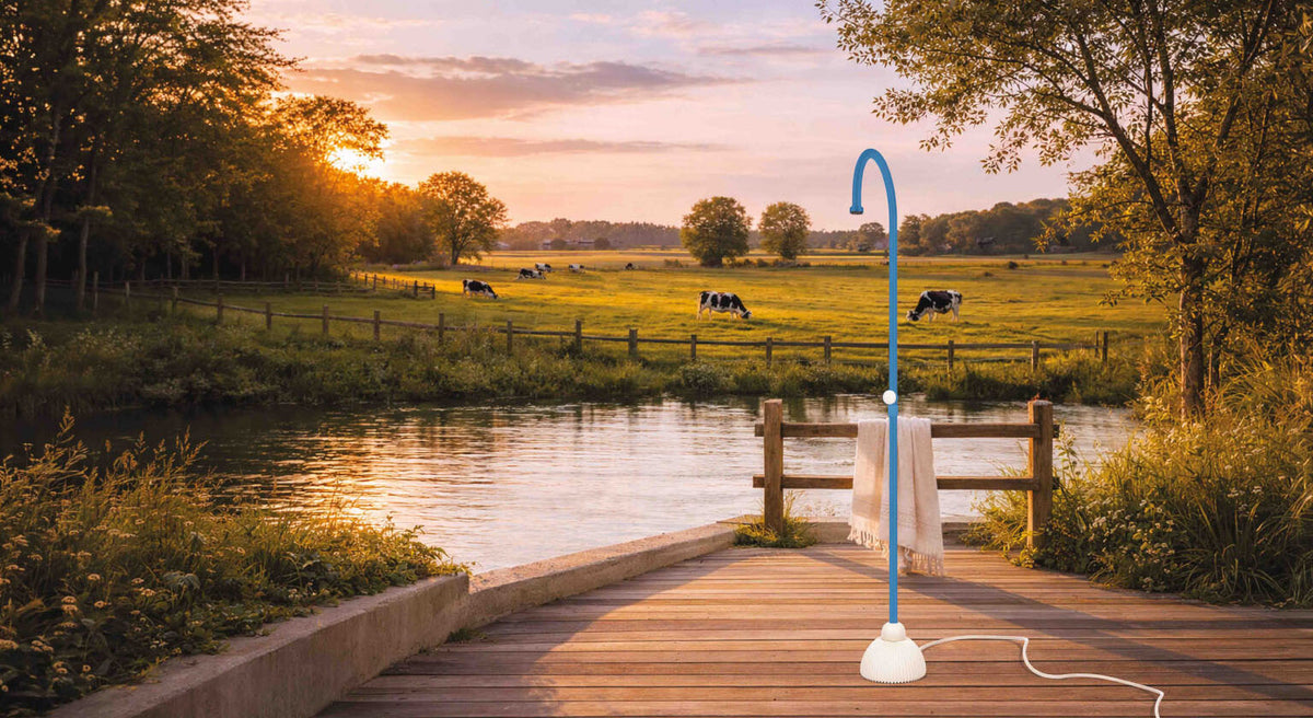 JEE-O IZI Blue — outdoor shower view
