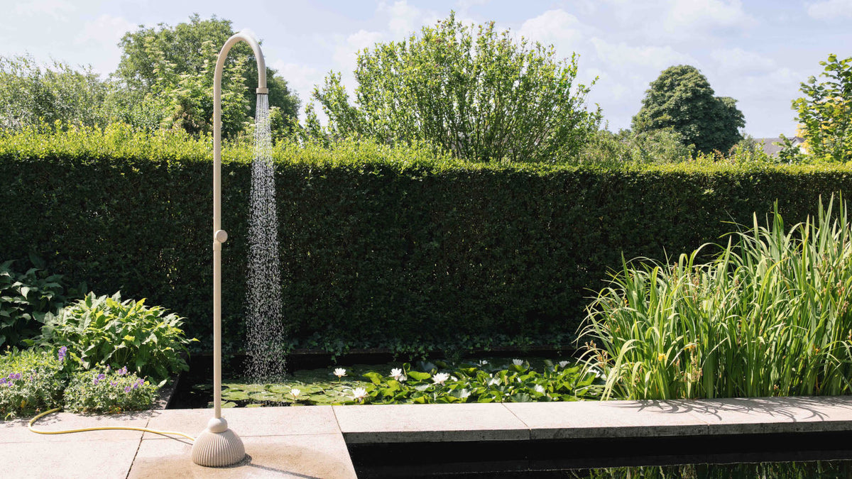 JEE-O IZI Beach — outdoor shower view