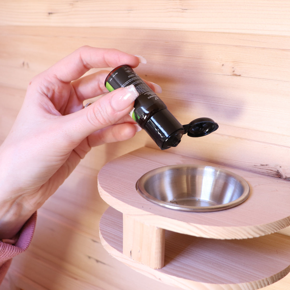 2-person Sweat Therapy Tremblant sauna - Aromatherapy bowl detail